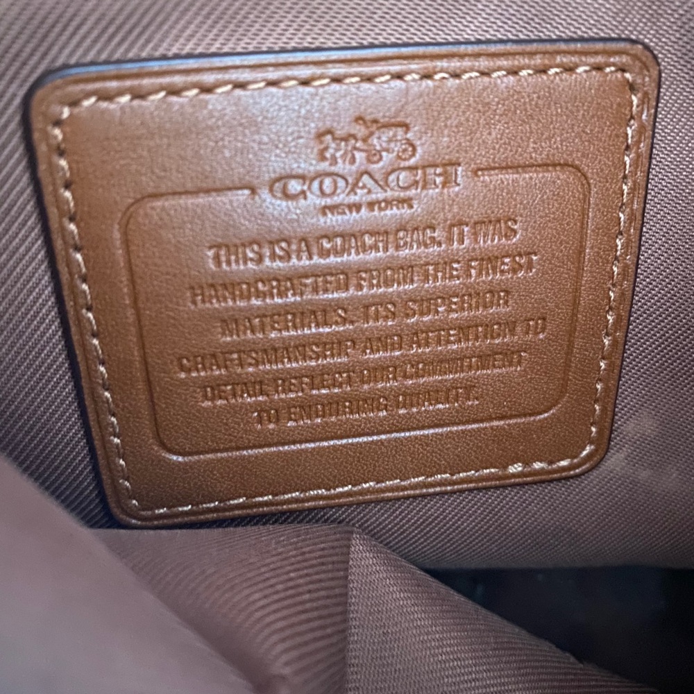Coach purse - Picture 4 of 7